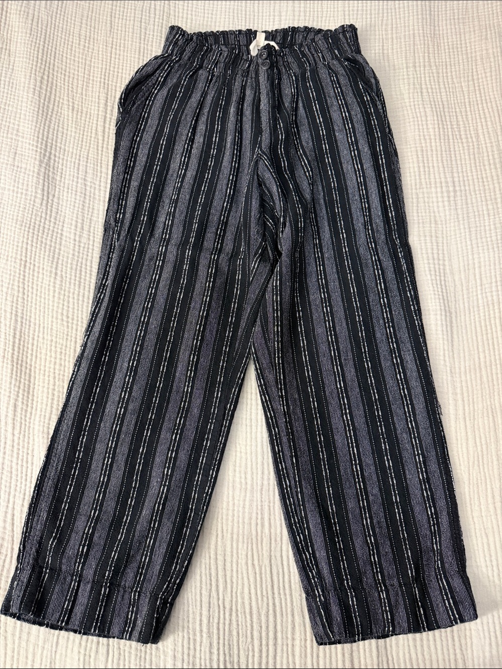 Briggs New York Black and Gray Vertical Stripe Capris